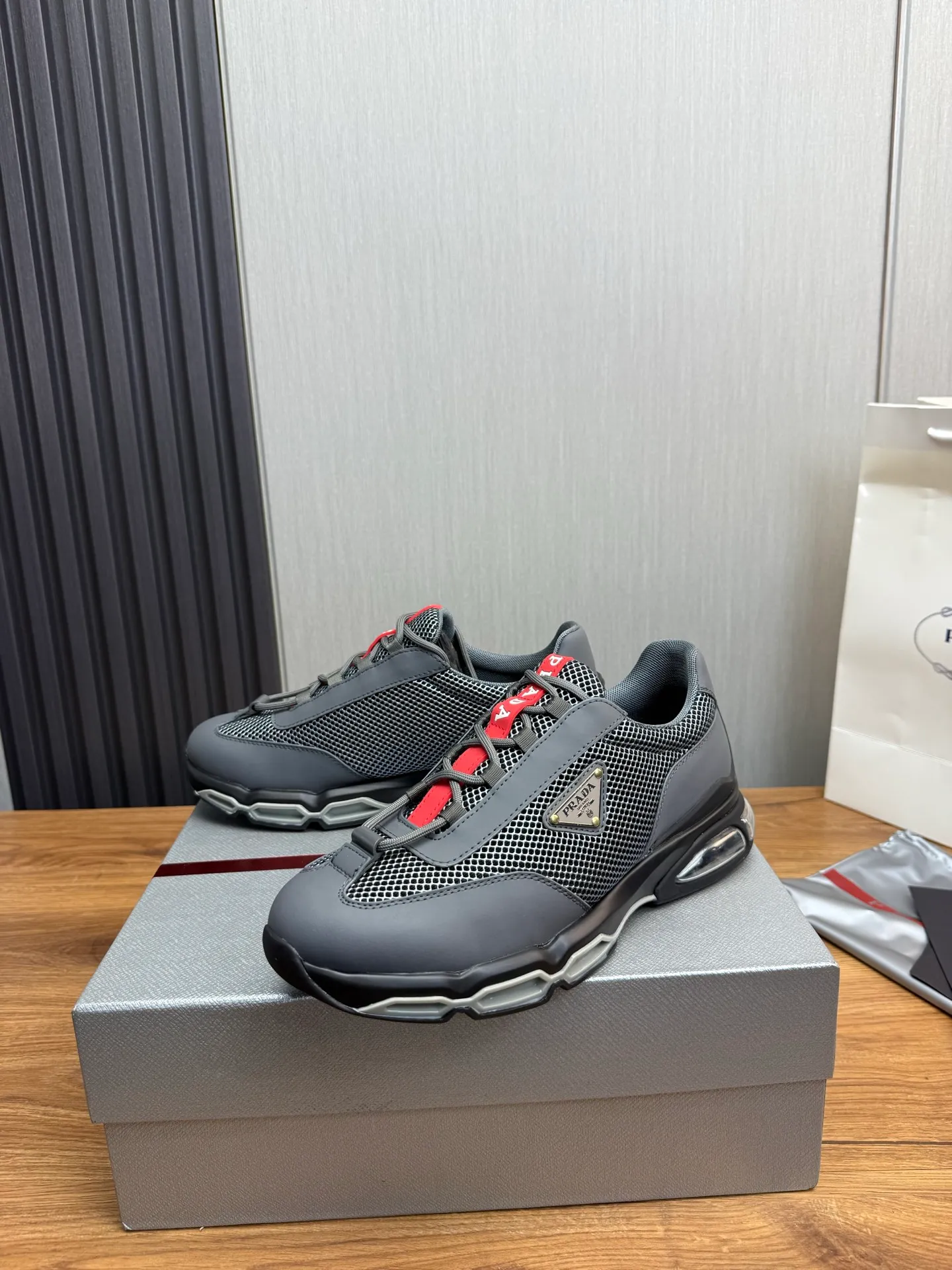 Men's shoes 💰660💰 [PRADA] Men's shoes are popular in the counter, high-quality shipments ✔️Official website synchronization, original imported cowhide with comfortable mesh + cowhide lining, 1⃣️:1⃣️reproduction, original factory air-cushioned original sole, 38-45